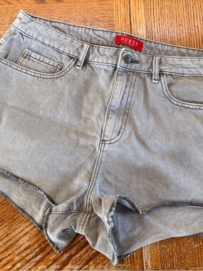 GUESS Women’s Size 14 Grey Denim Jean Shorts with Frayed Hem NWOT